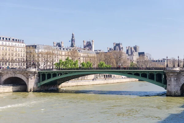 Francia Coppie Città Architettura Fiume Sciabica Turisti Piedi Sul Ponte — Foto Stock