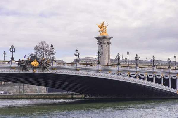 París Pont Alexandre Iii Puente Sobre Sena Invierno —  Fotos de Stock