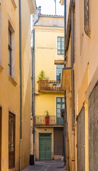 Ним Юге Франции Типичная Мощеная Боковая Улица Центре Города — стоковое фото