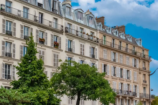 Paris Belo Edifício Centro Típica Avenida Fachada Parisiense Voltaire — Fotografia de Stock