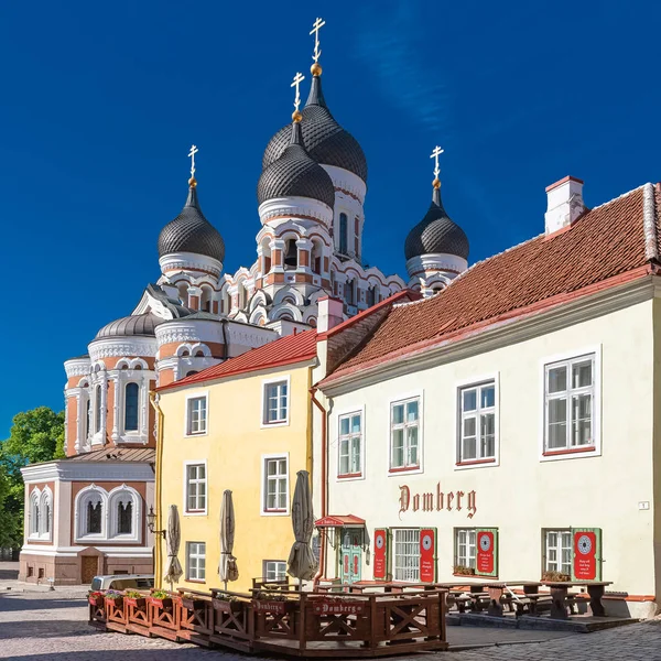 Tallinn Estonia Orthodox Alexandre Nevsky Cathedral Colorful Houses — Stock Photo, Image