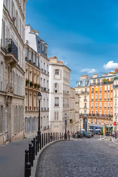 Παρίσι Γαλλία Σεπτέμβριος 2018 Τυπικό Δρόμο Στη Μονμάρτρη Παρισινές Προσόψεις — Φωτογραφία Αρχείου