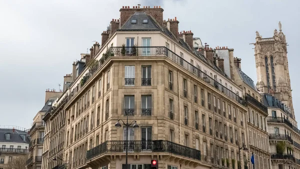 Париж Красива Будівля Вулиці Ріволі Типові Паризькі Фасади Windows Фоном — стокове фото