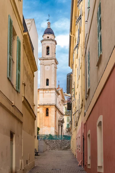 Menton Rua Velha Típica Com Santo Michel Archange Igreja Fundo — Fotografia de Stock