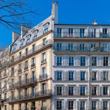 Paris, merkezinde güzel binalar, Marais tipik Paris cepheleri 