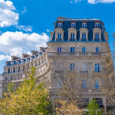 Paris, güzel bina, tipik Paris görünüşü. 