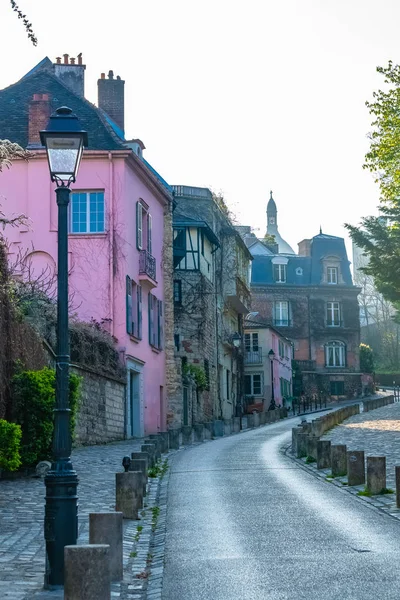 Paris Montmartre Uma Rua Parisiense Muito Romântica Com Poste Luz — Fotografia de Stock