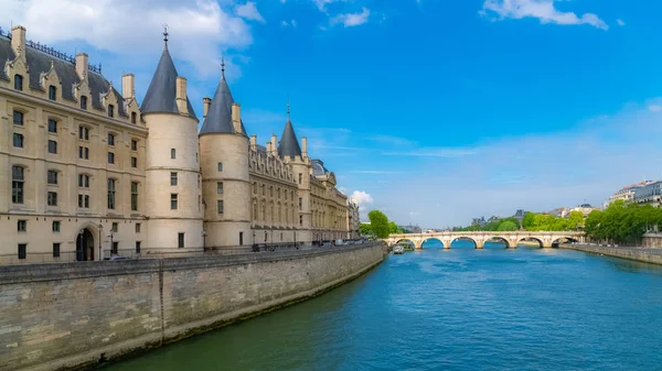 Paris View Seine Conciergerie Ile Cite Pont Neuf — стокове фото