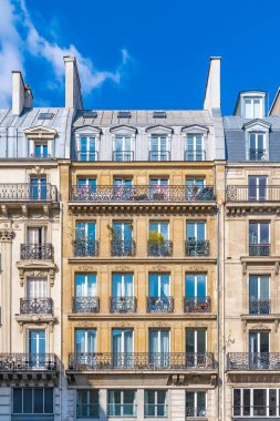 Paris, güzel bina, tipik Paris görünüşü. 