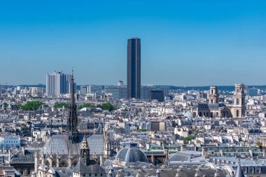 Paris, Sainte-Chapelle, Conciergerie, Saint-Sulpice kilisesi ve Montparnasse kulesi ile şehrin panoraması, arka planda