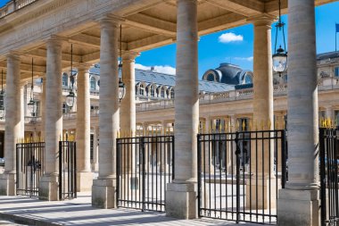 Paris, Palais Royal, başkentte güzel kamu anıtı 