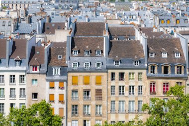 Paris, Marais 'de tipik çatılar, Pompidou Merkezi 'nden havadan görünüm