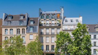 Paris, Marais 'deki tipik binalar ve çatılar, Pompidou Merkezi 'nden havadan görünüm
