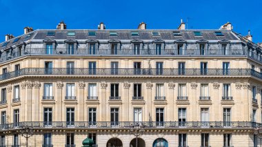 Paris, tipik bina, Paris cephesi ve pencereler rue Reaumur