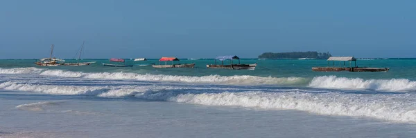 Zanzibar Tanzania Plajă Frumoasă Nisip Alb Barcă Tipică Pescuit — Fotografie, imagine de stoc