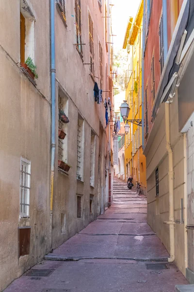 Nizza Francia Piccola Strada Con Tipica Facciata Colorata Nel Centro — Foto Stock