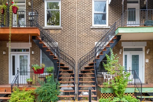 Montreal Típica Casa Victoriana Con Escalera Exterior Distrito Plateau Mont — Foto de Stock