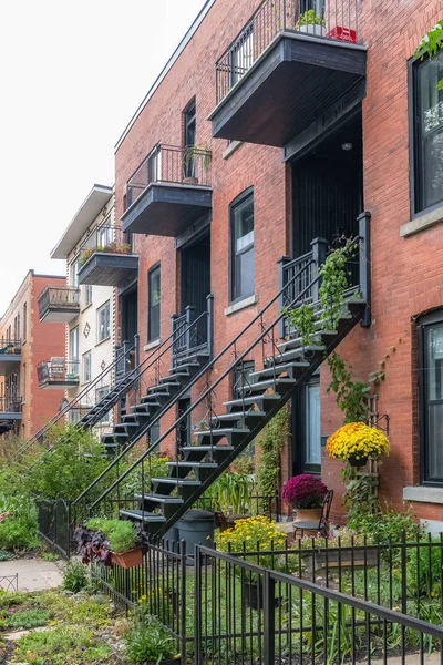 Montréal Maison Typiquement Victorienne Avec Escalier Extérieur Dans Quartier Plateau — Photo gratuite