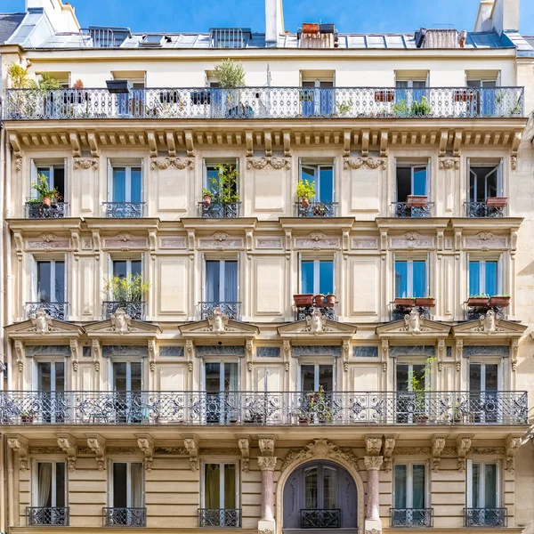 Paris Parisisk Fasad Ett Chic Område Typisk Balkong Och Fönster — Stockfoto