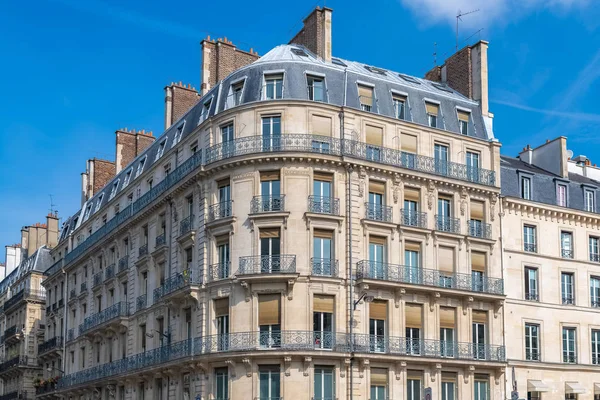 Paris Fachada Parisiense Uma Área Chique Varanda Típica Janelas — Fotografia de Stock