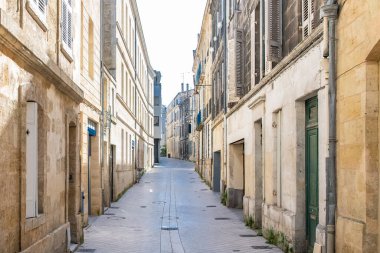 Bordeaux, güzel bir Fransız şehri, merkezde tipik binalar.