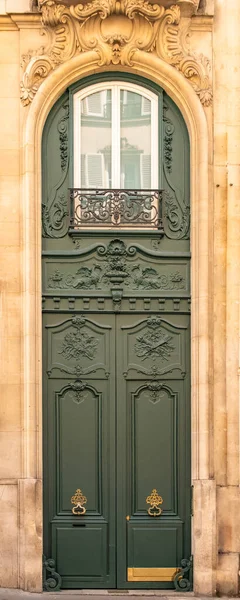 Париж Старая Деревянная Дверь Типичное Здание — стоковое фото