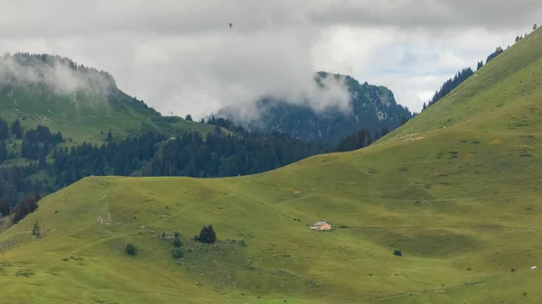 Ein Abgelegenes Chalet Den Alpen Der Nähe Von Morzine Frankreich — Stockfoto