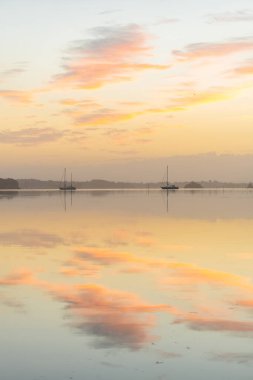 Brittany, Morbihan körfezinin manzarası, Ile aux Moines 'in manzarası, güzel bir gökyüzü