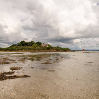 Brittany, Morbihan Körfezi manzaralı, Ile aux Moines manzaralı, geleneksel bir tekne ile