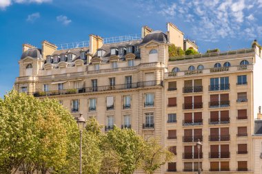 Paris, tipik cepheler, antik binalar bulvarı