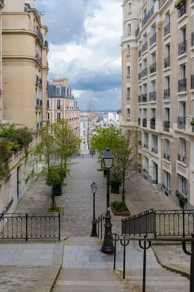 Paris Escada Típica Rua Belos Edifícios Montmartre — Fotografia de Stock