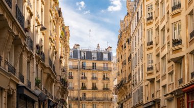 Paris, güzel bina, tipik Paris görünüşü.