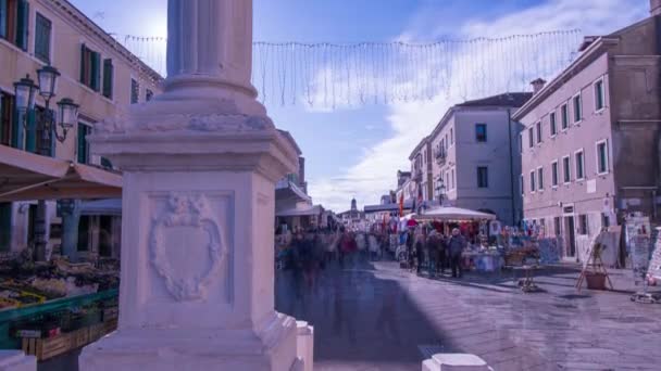 Timelapse of people on an outdoor market in Italy — Stock Video