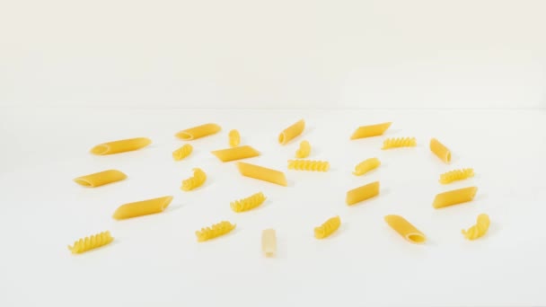 Italian pasta spreads in stop motion — Stock Video