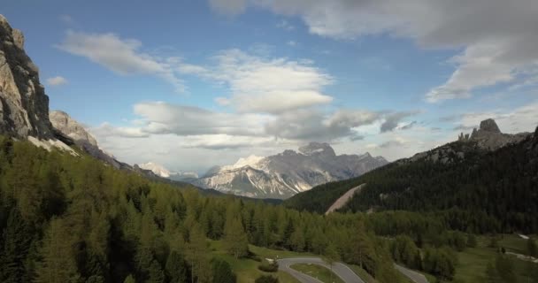 Schöne italienische Berge im Sommer — Stockvideo