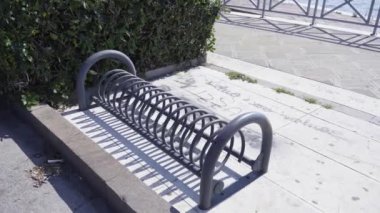 Otopark bisikletleri için zemin boş raf