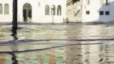 Venedik 'te güneşli bir günde Büyük Kanal