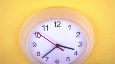 Geleneksel duvar saati için hareket