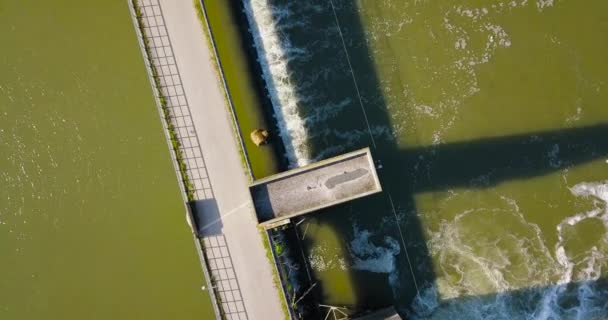 Yukarıdan hidroelektrik santrali — Stok video