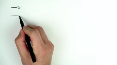 Kişi, tasarım için alanı olan beyaz kağıda oklar çizer
