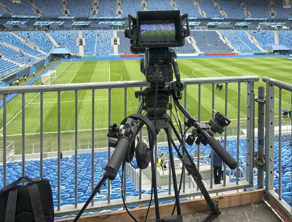サッカーのテレビ テレビ プロフェッショナル スタジオ デジタル ビデオ カメラ — ストック写真