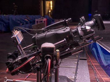 TV profesyonel dijital video kamerada bir konser salonu.