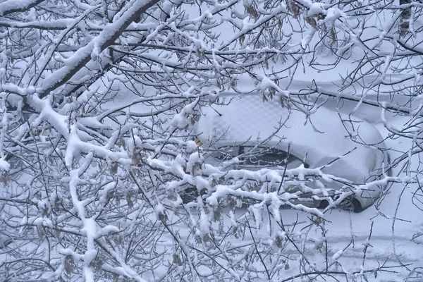 Zimní Čas Auto Hlubokém Sněhu — Stock fotografie