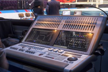 aydınlatma donanımları, konser için kontrol paneli.