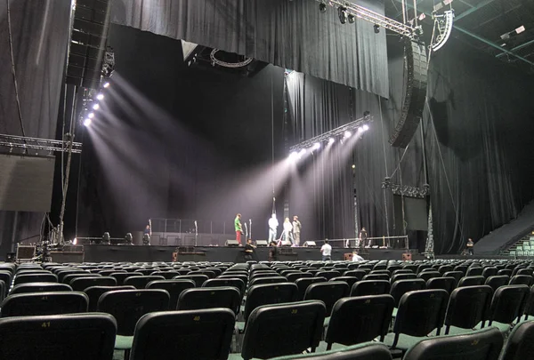 Konser Sırasında Sahneden Işık — Stok fotoğraf