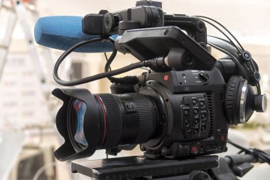 Profesyonel dijital video kamera. görüntü yönetmeni olarak.