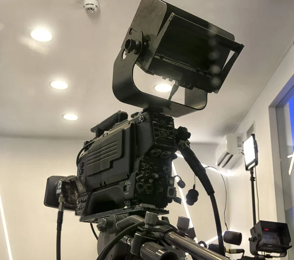 Επαγγελματική Ψηφιακή Βιντεοκάμερα Κινηματογραφία Στο Περίπτερο — Φωτογραφία Αρχείου