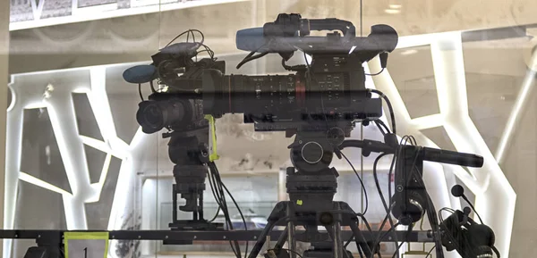 Επαγγελματική Ψηφιακή Βιντεοκάμερα Κινηματογραφία Στο Περίπτερο — Φωτογραφία Αρχείου
