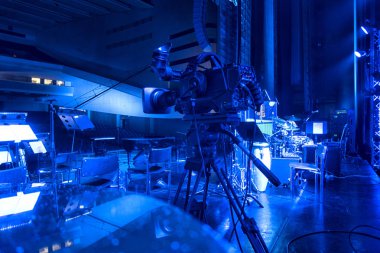 Yakın çekim TV kamera bir konser salonunda Tv yayını.