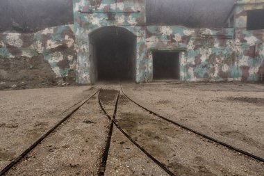 eski Sovyetler Birliği topraklarında askeri yeraltı tahkimatı terk.
